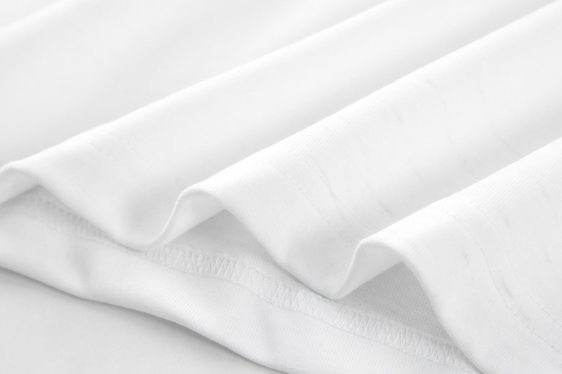 Unisex Butterfly Patch Short-Sleeved T-Shirt.