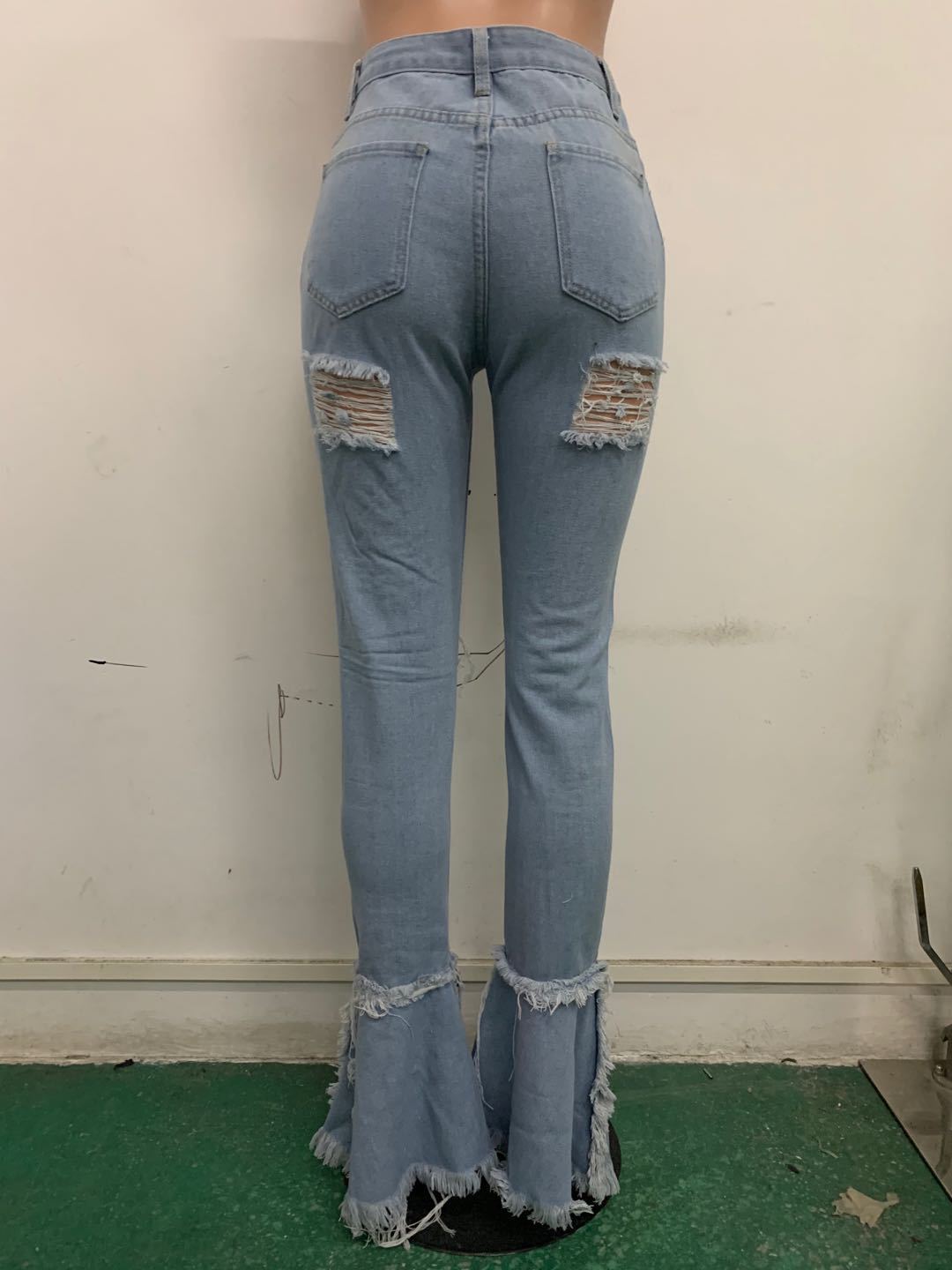 Women's Fringed Holes Classic Jeans.