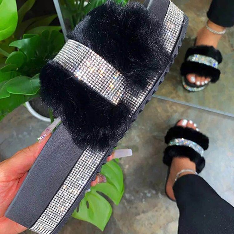 Women's Fluffy Fur Slippers.