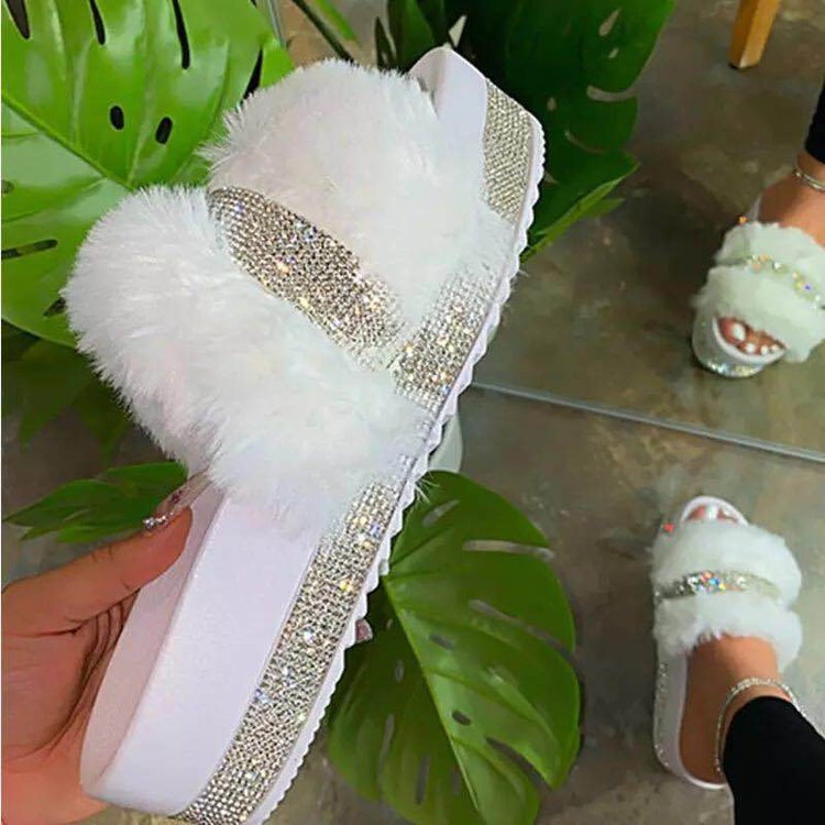 Women's Fluffy Fur Slippers.